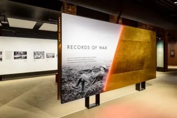 展陳設(shè)計(jì)從視覺沖擊到空間敘事